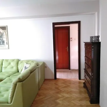 Viktor's Apartament *