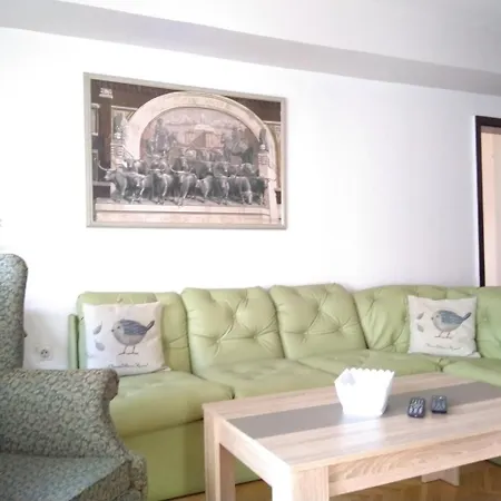 Viktor's Apartament *